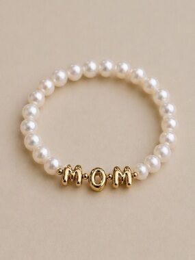 Gold 'MOM' Pearl Stretch Bracelet - White Pearls with Gold Accents